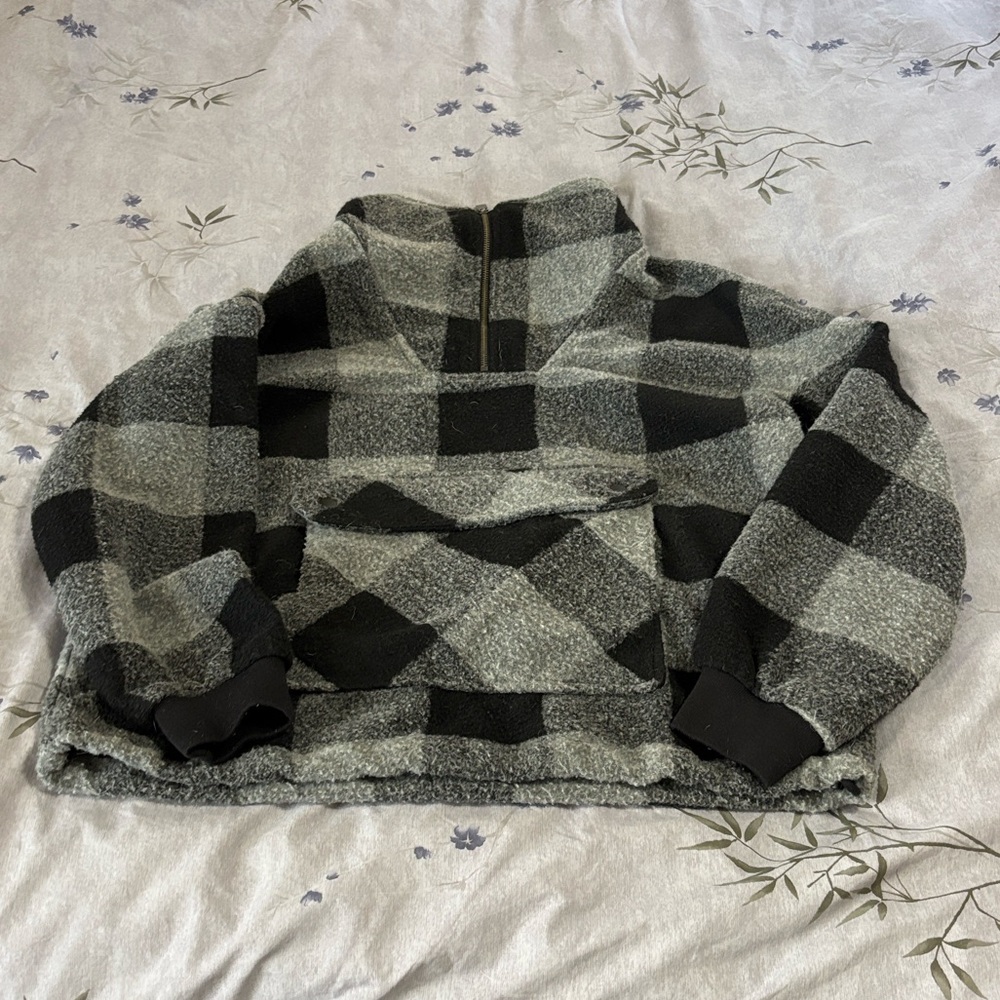GAP Black and Gray Textured Pullover - Size medium